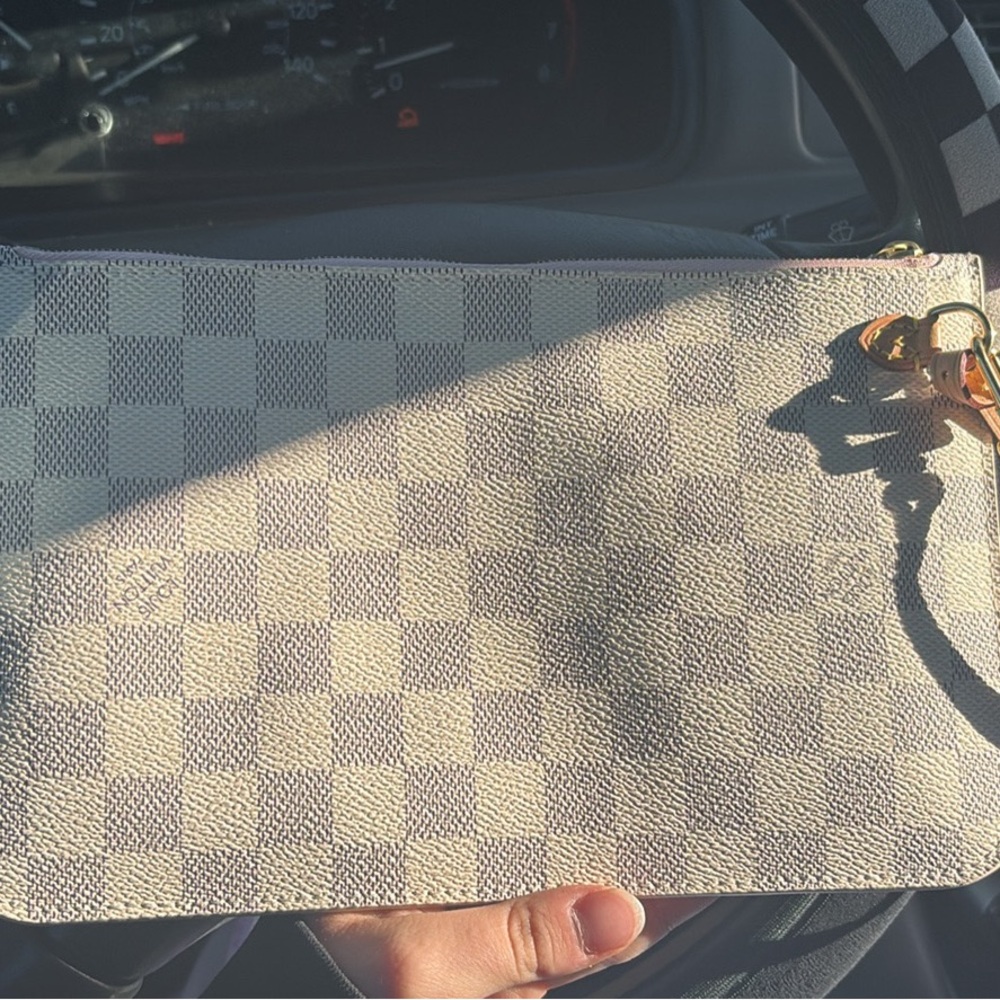 Louis Vuitton Pink and Gold Clutch - Picture 1 of 5